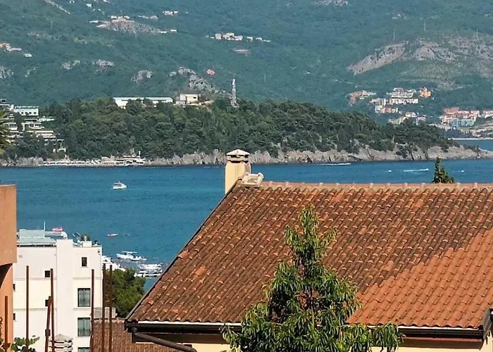 Walk To The Sea-1 Bedroom Budva