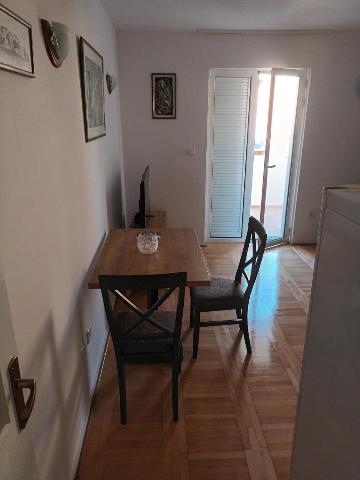 Walk To The Sea-1 Bedroom *