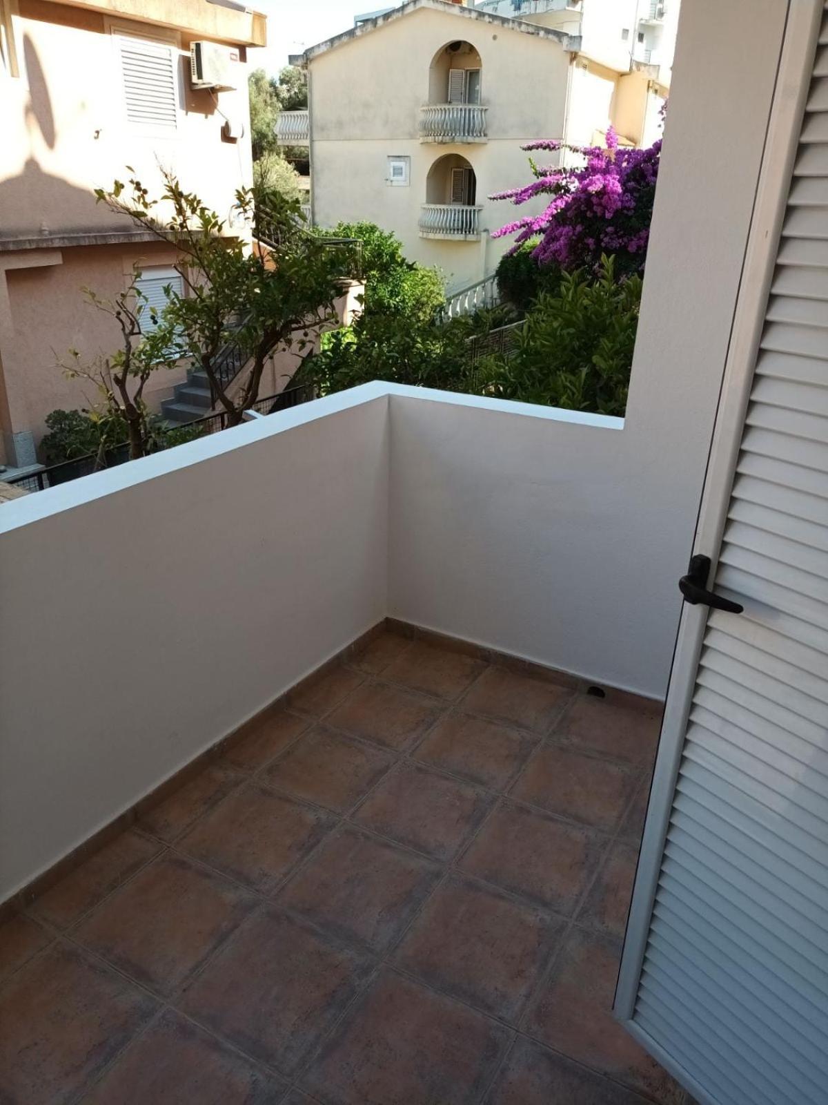 Walk To The Sea-1 Bedroom Budva