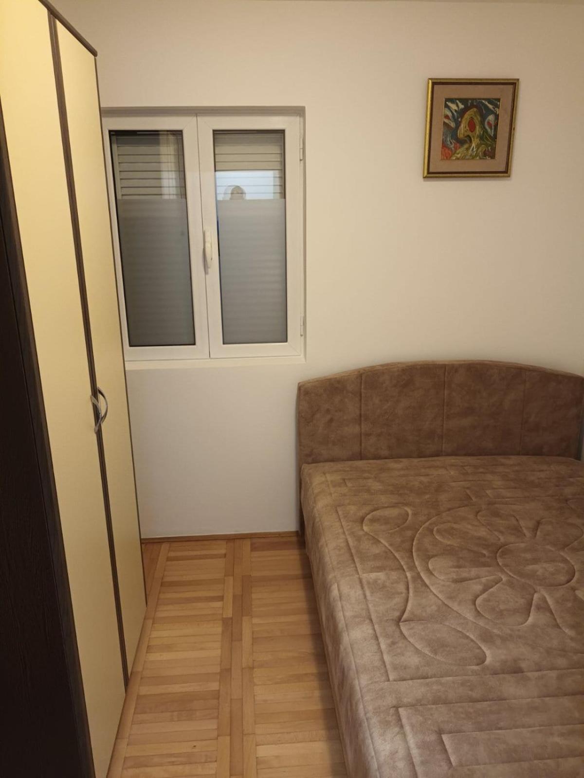 Apartment Walk To The Sea-1 Bedroom Budva