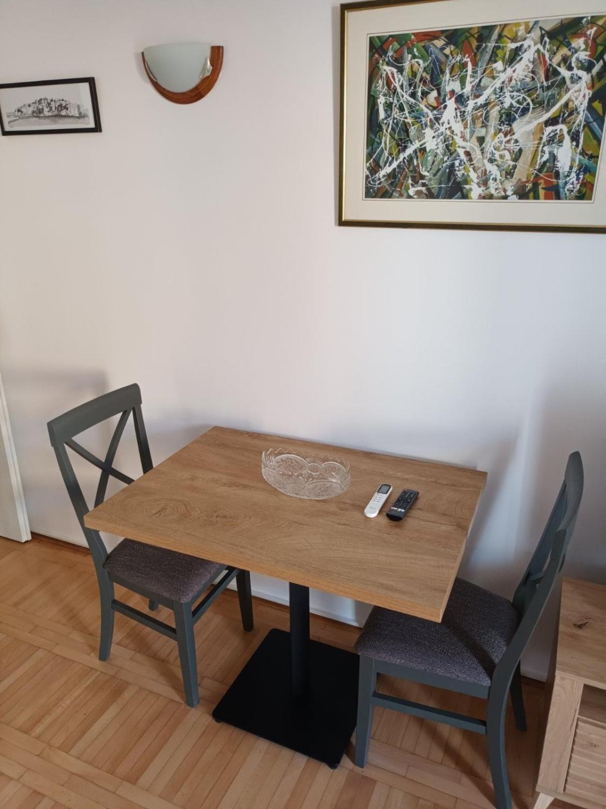 Apartment Walk To The Sea-1 Bedroom