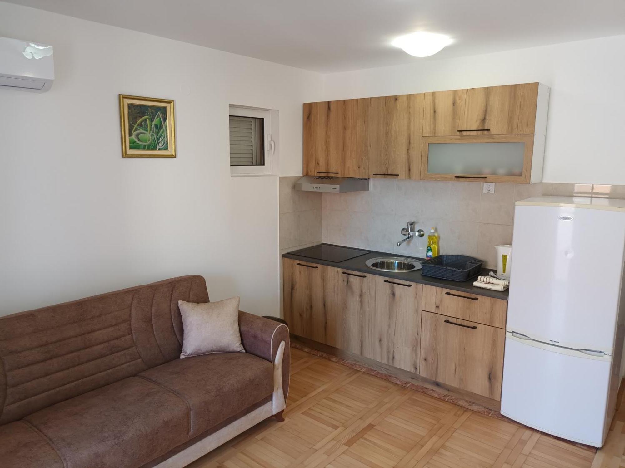 Apartment Walk To The Sea-1 Bedroom Budva